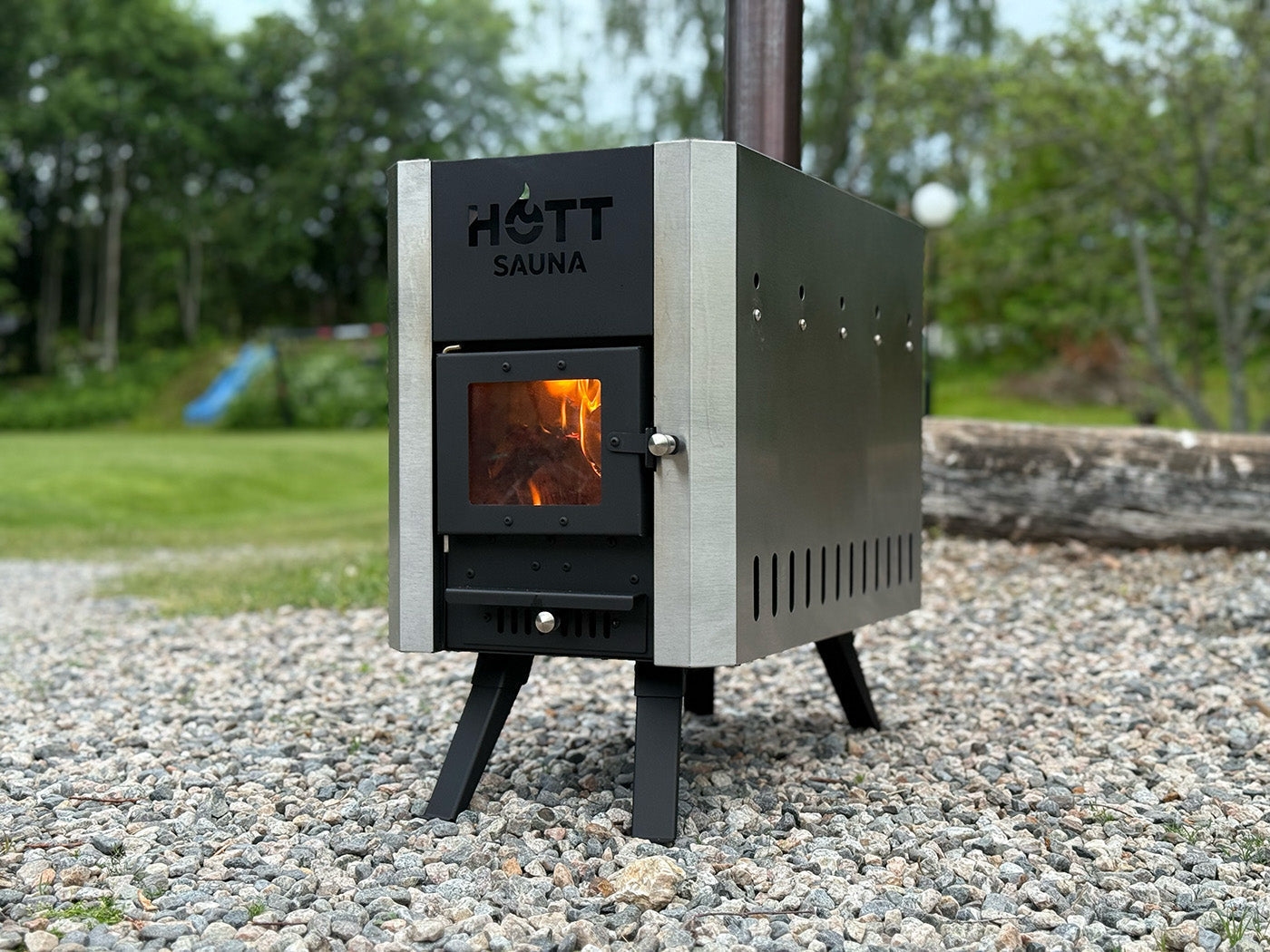 Bränn in kaminen före första användning.