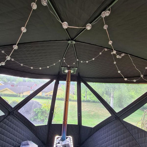 Bastutält från Hott Sauna hos en kund, foto ur en recension
