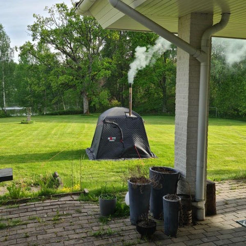Bastutält från Hott Sauna hos en kund, foto ur en recension