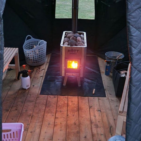 Bastutält från Hott Sauna hos en kund, foto ur en recension