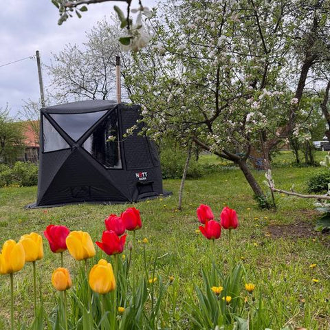 Bastutält från Hott Sauna hos en kund, foto ur en recension