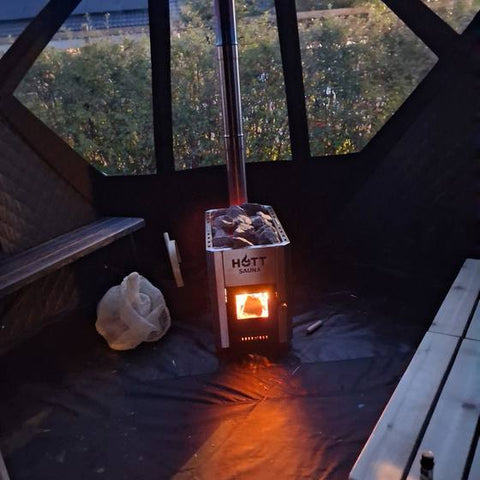 Bastutält från Hott Sauna hos en kund, foto ur en recension